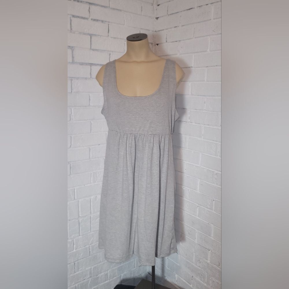 Hypnotized Brand Gray & White Striped Sleeveless Smock Dress - Size Large